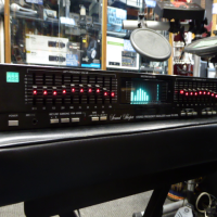 <p>Classic dual ten-band Graphic Equaliser and Spectrum Analyser.</p><p>+/- 15db control at 31.5Hz, 63Hz, 125Hz, 250Hz, 500Hz, 1kHz, 2kHz, 4kHz, 8kHz, 16kHz.</p><p></p>